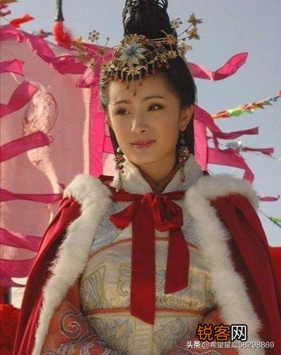 王昭君为什么出塞,是自愿还是被迫？