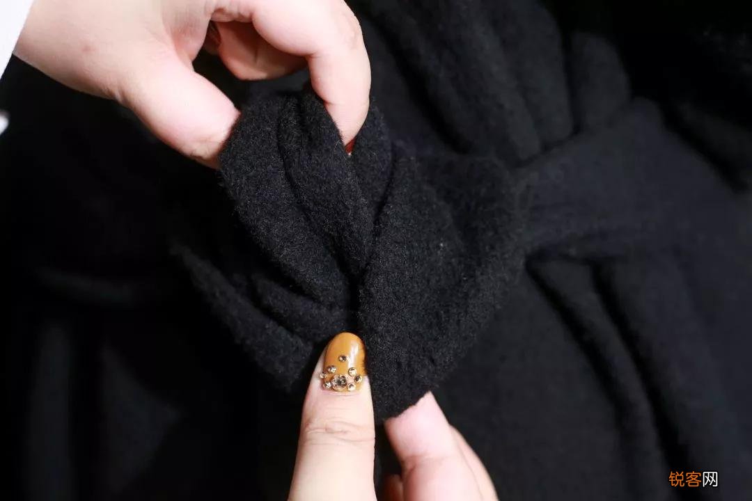 6种风衣蝴蝶结的打法 风衣后面的腰带怎么系