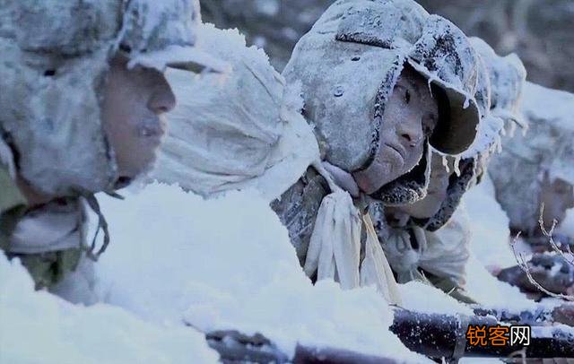 《长津湖》美陆战一师师长史密斯为什么要向冰雕连脱帽致敬？