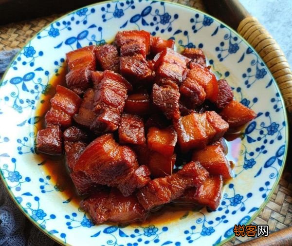 红烧五花肉的做法 家常红烧五花肉，肥而不腻