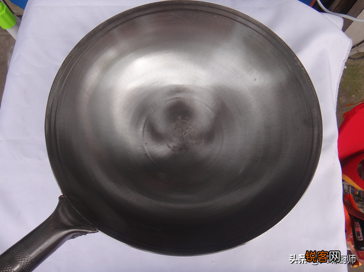 什么铁锅好用又健康 铁锅怎么开锅