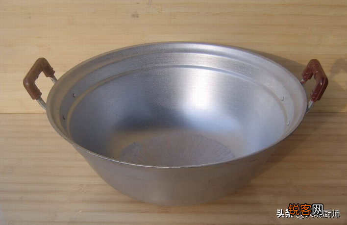 什么铁锅好用又健康 铁锅怎么开锅