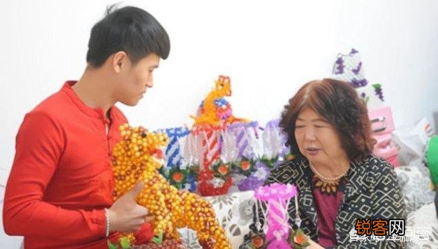 当年因忘年恋走红,66岁老太为留住丈夫做试管婴儿,后来怎样？