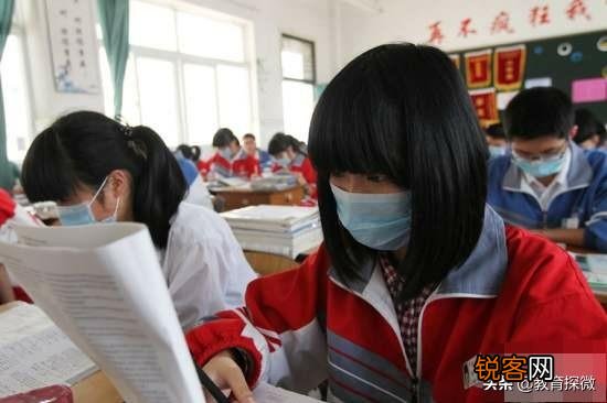 恢复上课后应该还会要求戴段时间口罩,老师戴着讲课是否太困难了？