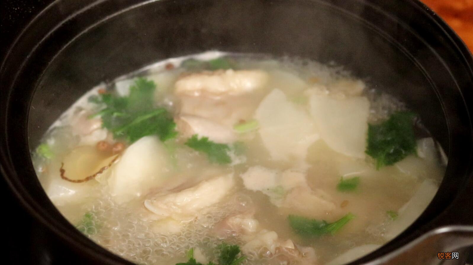 羊肉汤怎么炖更好喝 营养好喝没膻味