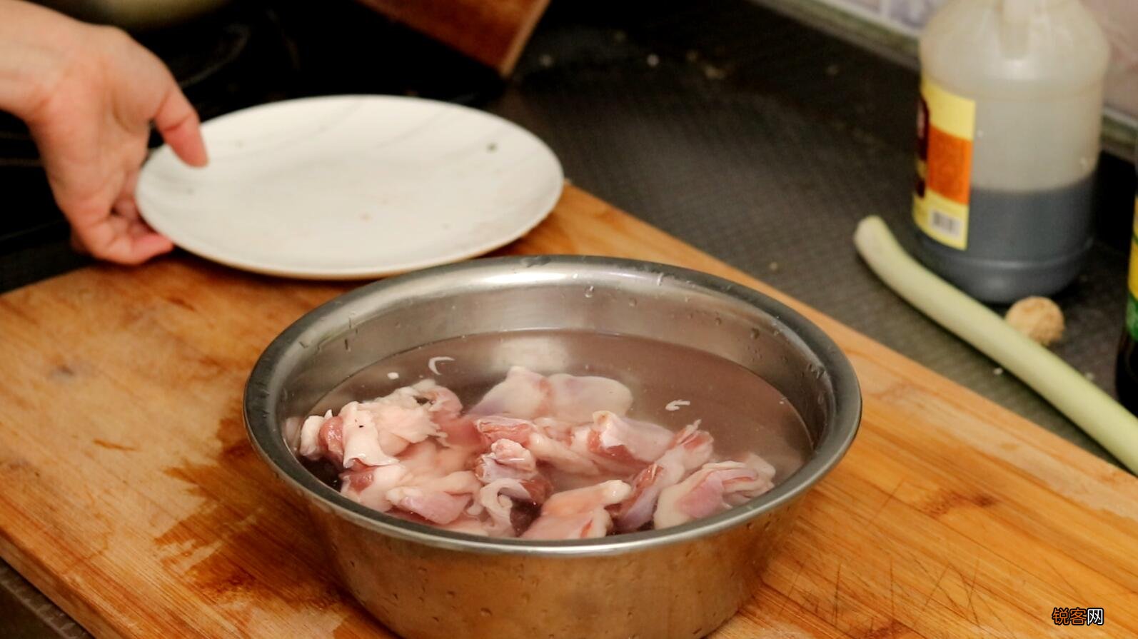羊肉汤怎么炖更好喝 营养好喝没膻味