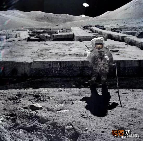 谷歌地图上隐藏在海底外星基地曝光,北极外星人基地是真的吗？