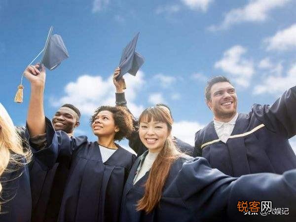 知名导演陆川在社交平台发布了一则动态,你怎么看？