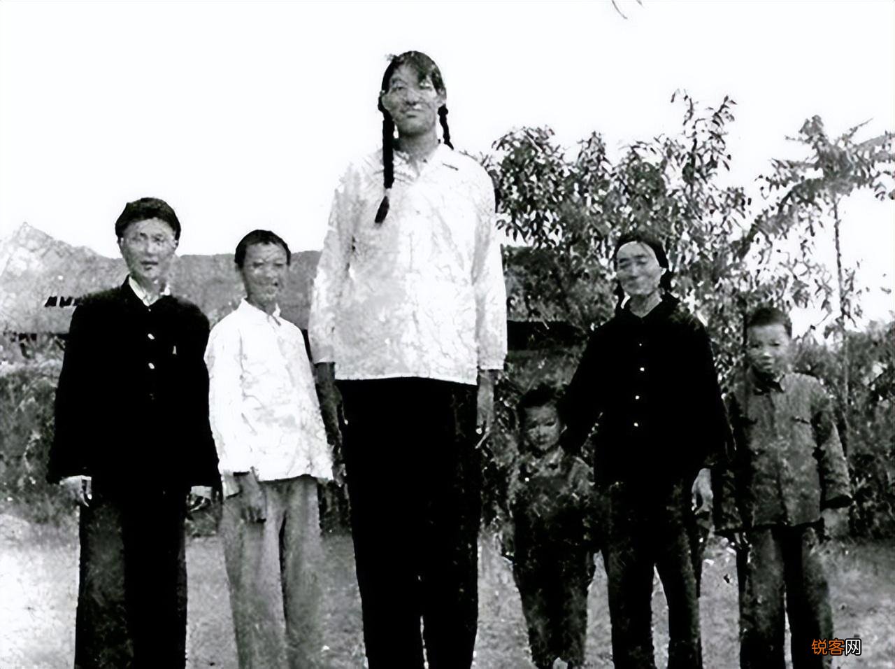 第一女巨人姚德芬 比姚明高10公分
