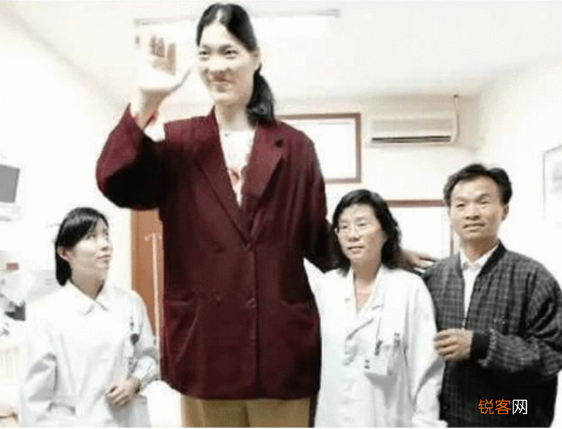 第一女巨人姚德芬 比姚明高10公分