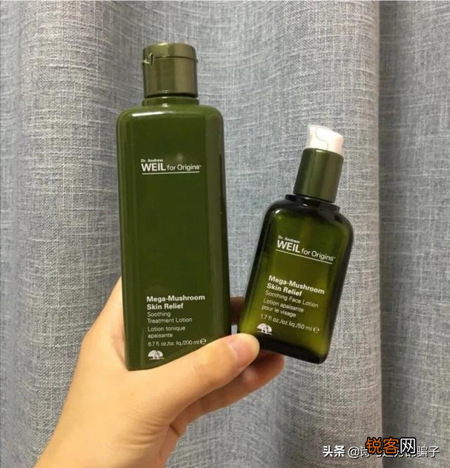 油性皮肤如何选择护肤水乳？