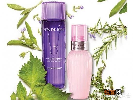 油性皮肤如何选择护肤水乳？