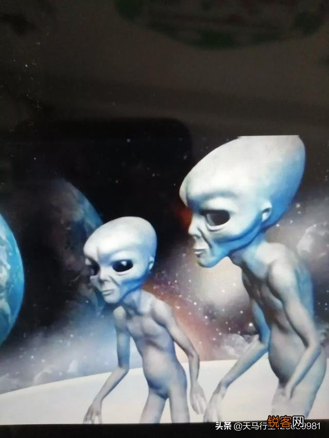 有谁见过飞碟、外星人之类的东西？你认为外星人真的存在吗？