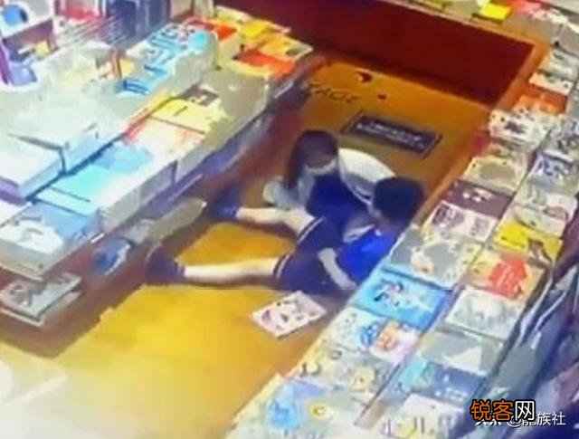 上海书店10岁儿童不雅事情,男生父母称对方是自愿的,咋回事？