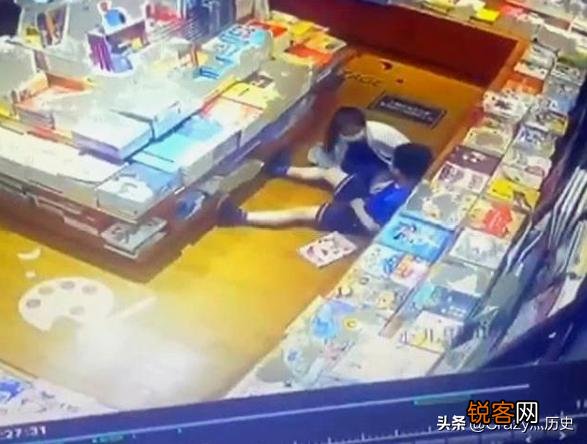 上海书店10岁儿童不雅事情,男生父母称对方是自愿的,咋回事？