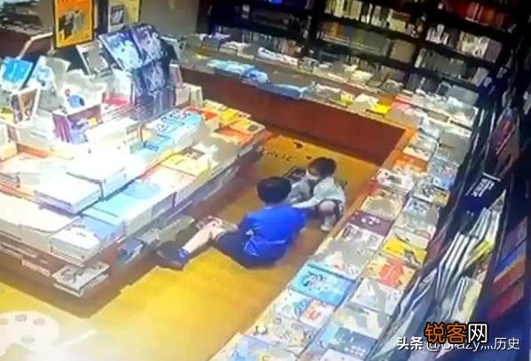 上海书店10岁儿童不雅事情,男生父母称对方是自愿的,咋回事？