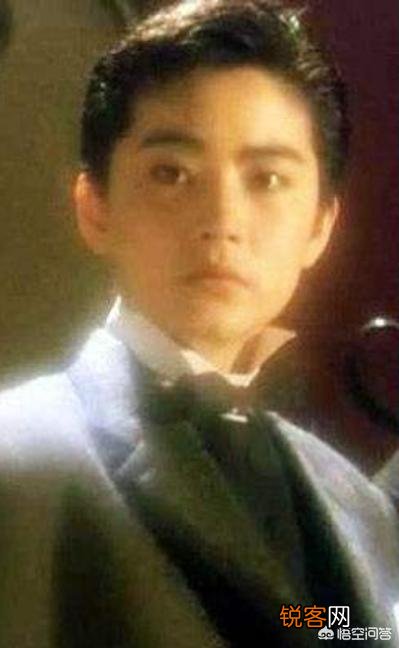 宁静短发帅哭了,还有哪些女星短发造型比男的还帅？