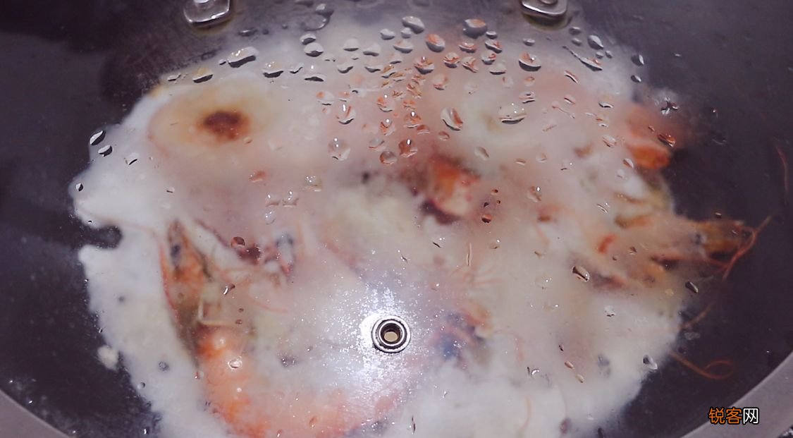 盐焗大虾怎么做好吃 从不放过这种做法，肉质紧实，鲜甜