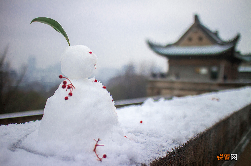 关于初雪的诗词 适合下雪天发朋友圈的句子