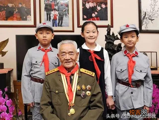 目前还健在人世的历史书上的人物你知道有哪些？