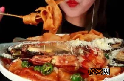 一个恐怖的发现,头条是不是经常在你早餐,午餐,晚餐,夜宵之前给你推荐美食的新闻？