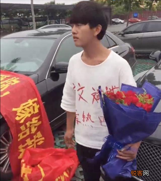 快手网红求婚迪丽热巴！是真爱？还是炒作？