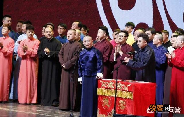 目前在世的相声老艺人中,谁的辈分最大？