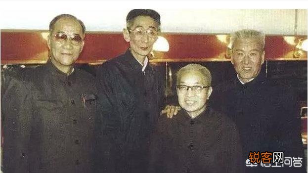目前在世的相声老艺人中,谁的辈分最大？
