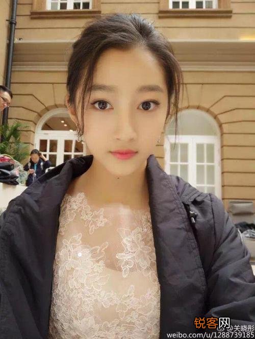 关晓彤和姐姐关晓丹有什么差别？