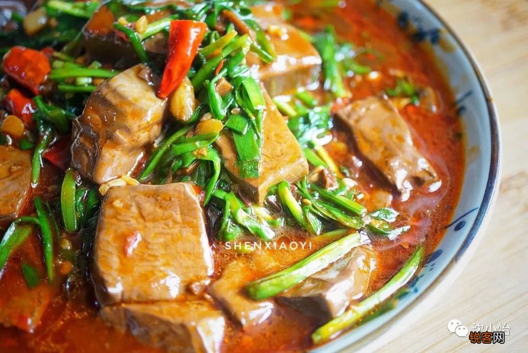 酸菜鸭血的做法 5块钱做一大盘下饭菜