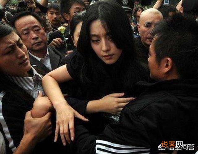 娱乐圈里的水到底有多深？