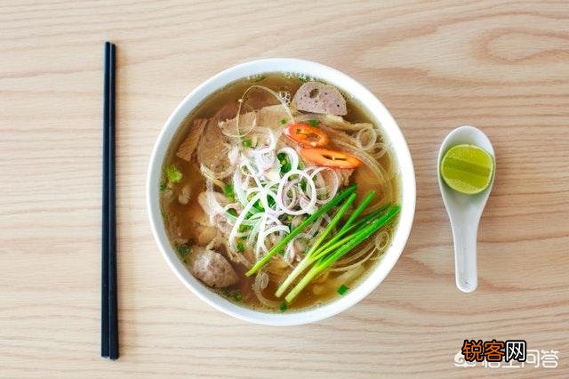 减肥期间碳水放在哪一餐吃最好？