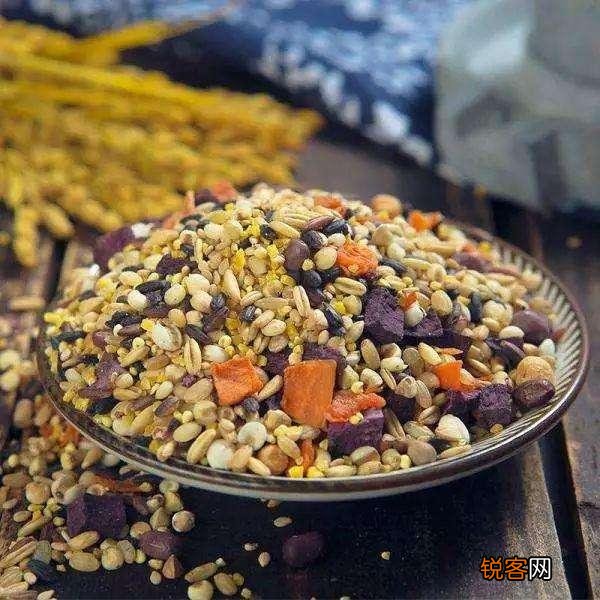想增肌碳水化合物该怎么吃,是多吃精致碳水还是粗粮碳水？