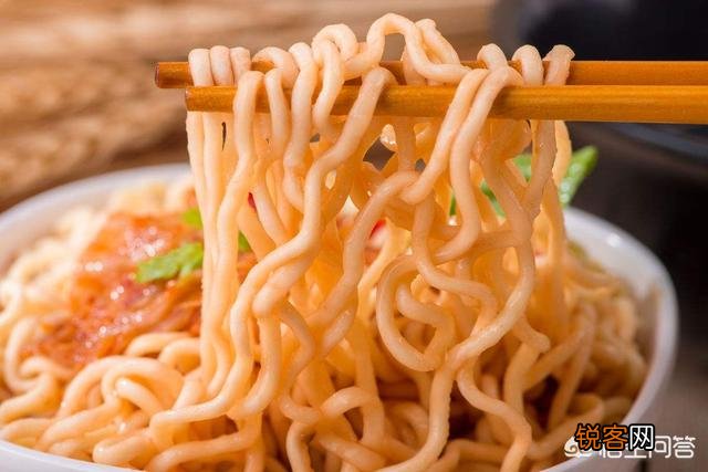 减脂期间,控制了碳水总量,三餐碳水都吃面条可以吗?