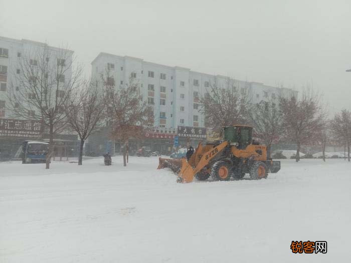 内蒙古特大暴雪 学校停课机场关闭