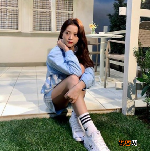 怎样拥有女团的身材 每天坚持练瑜伽，你也可以