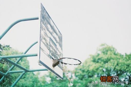 想写个关于青春的小说,有好的素材嘛？求推荐？