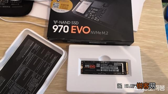 准备配置一台5年内不用理的电脑,买整机好还是自己组装好？