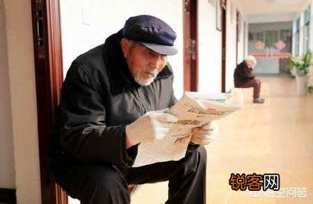 科技发展迅速,手机带来很多方便,人们热衷在手机看书,你认为手机会取代纸质书吗？