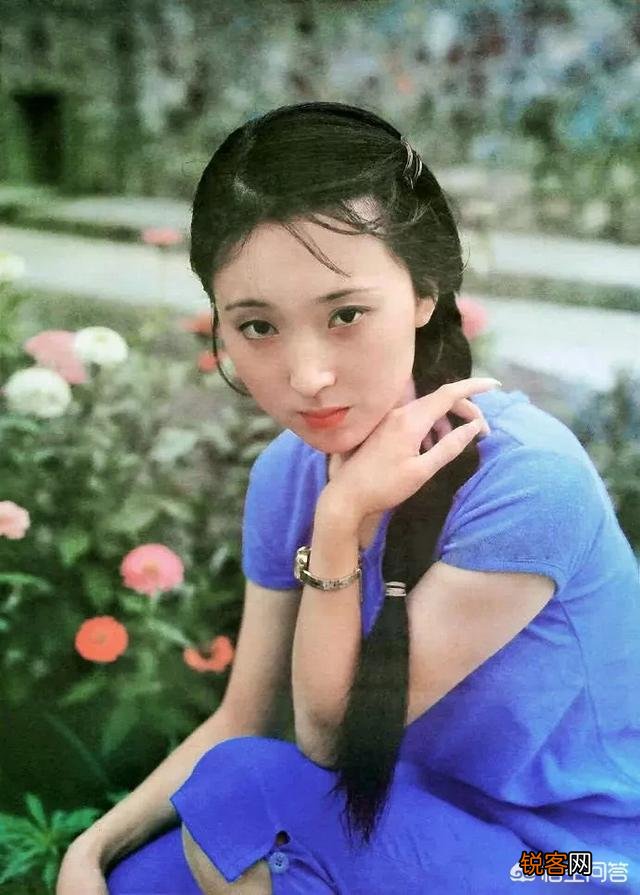 曹公笔下的林黛玉“罥烟眉”和“含情目”是什么样子呢？你遇见过如此容貌的女子吗？