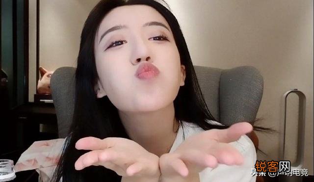 PUBG呆妹儿问LOL南波儿“借2W”,却直接被拉黑,上演真塑料姐妹花情,你有何看法？