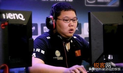 英雄联盟：电竞梦想有多艰难？PDD吃面加蛋要考虑,智勋借钱生活。你怎么看？