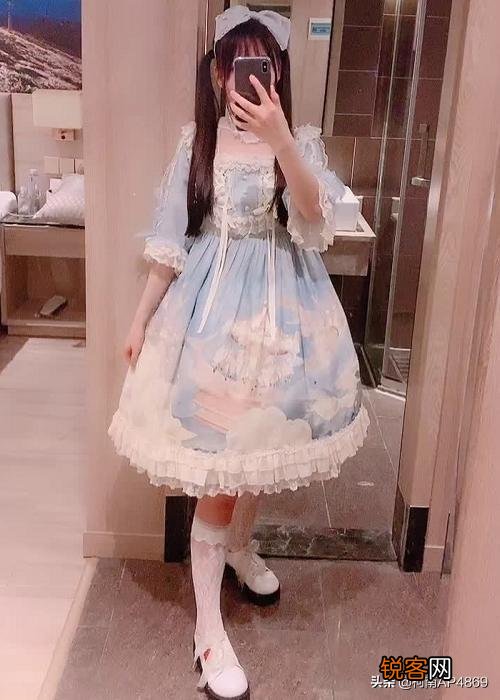 继LOL“约德尔霍建华”后,火线妹也翻船,全身照吓得粉丝退群！究竟怎么回事？