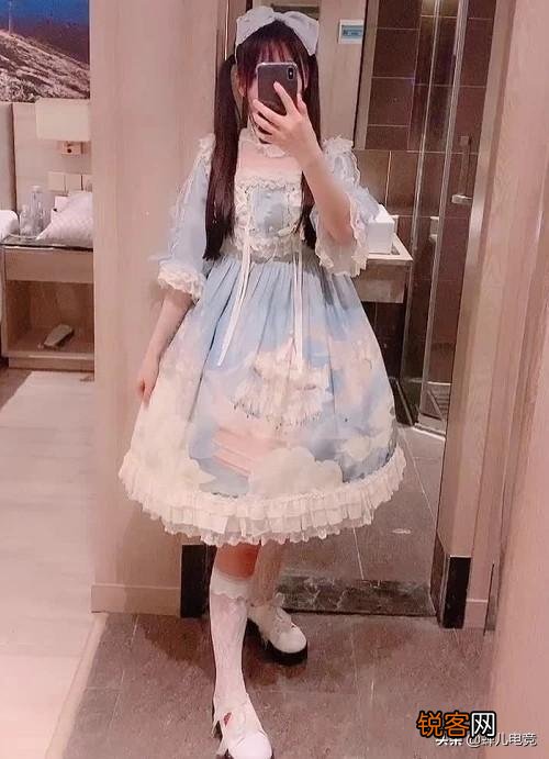 继LOL“约德尔霍建华”后,火线妹也翻船,全身照吓得粉丝退群！究竟怎么回事？