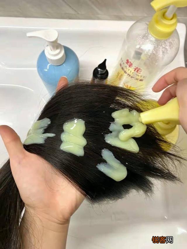 倒叙洗头法效果好吗 先涂护发素效果咋样