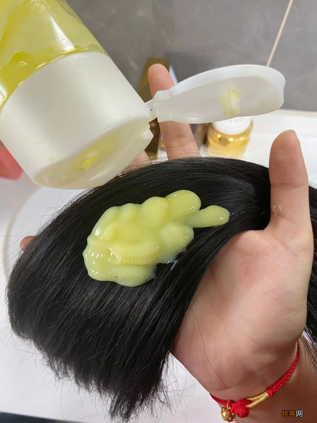 倒叙洗头法效果好吗 先涂护发素效果咋样