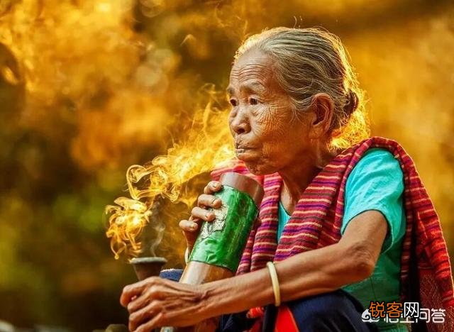 拍摄大光圈风景全身人像时,怎样设置光圈？