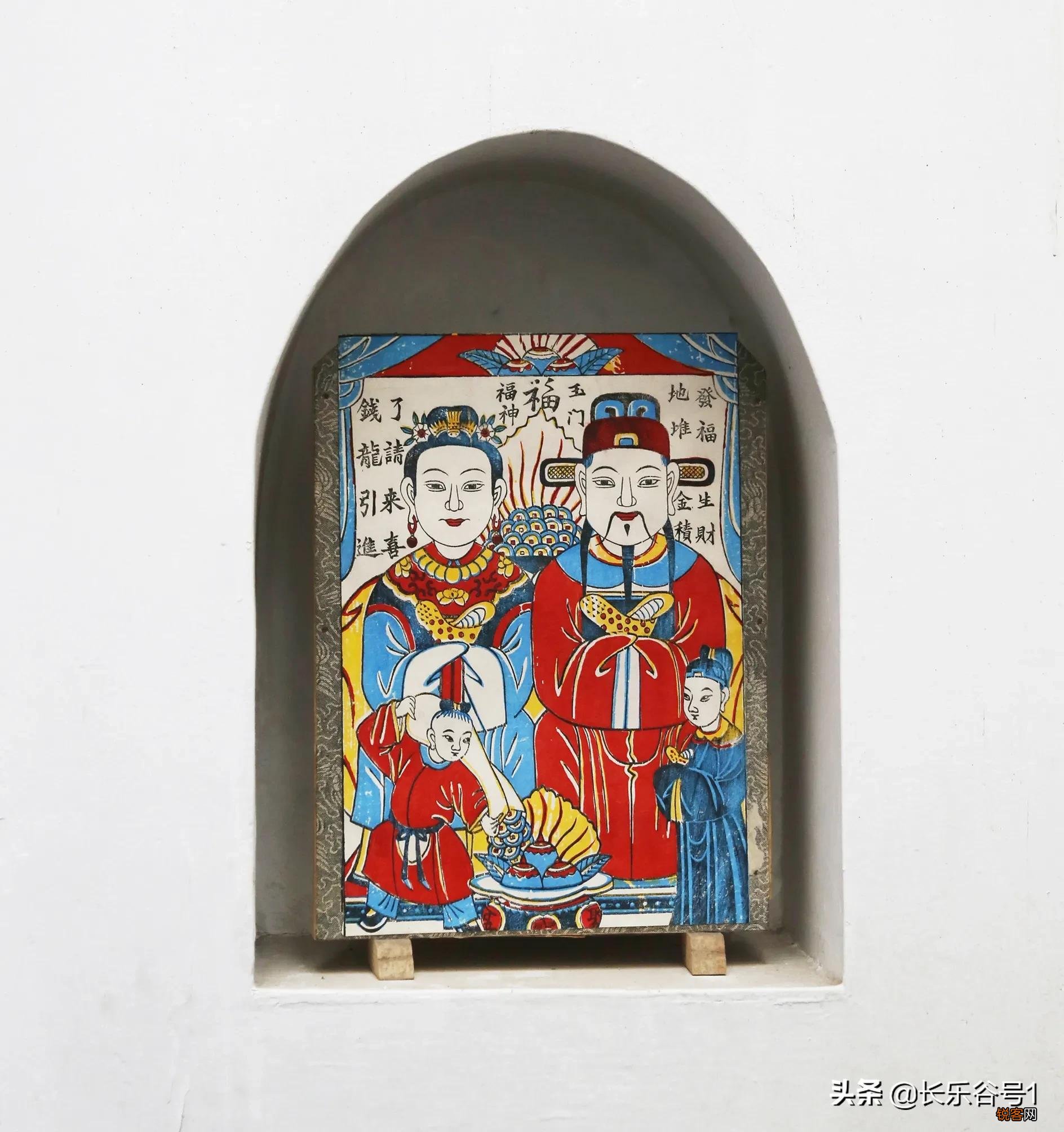 灶王爷贴在厨房什么位置 灶王爷讲究与禁忌