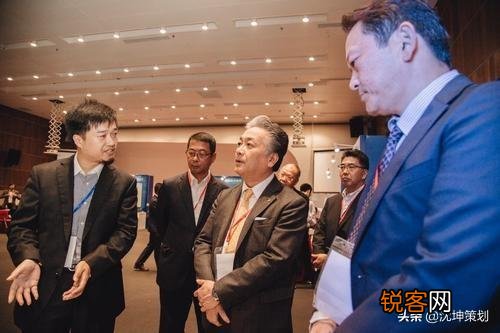 有十万块钱预算,开个什么店比较稳妥？