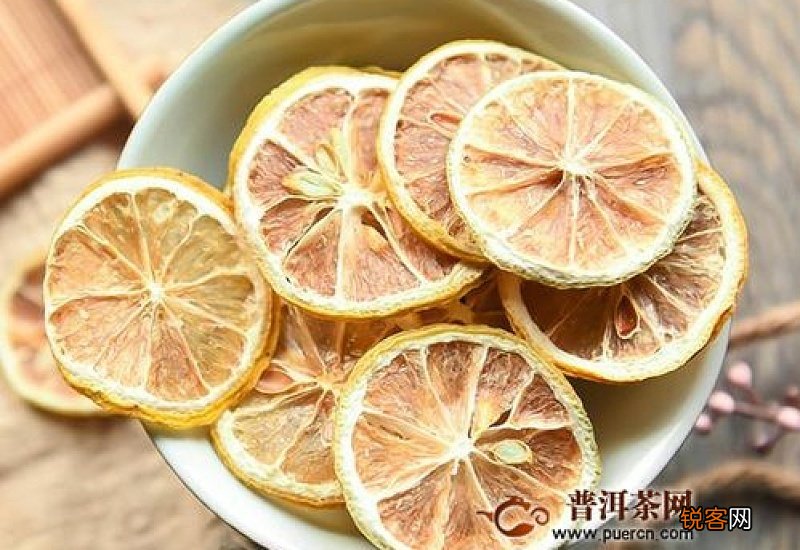 柠檬可以和玫瑰花一起泡水喝吗